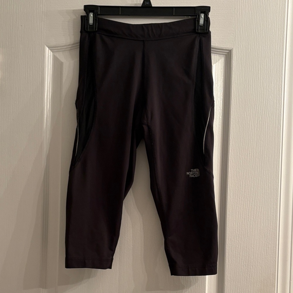 The North Face Women’s Cropped Black Leggings